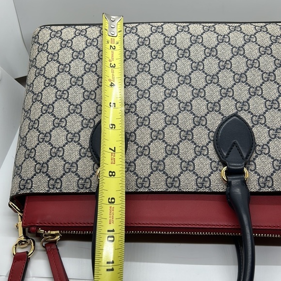 Gucci Linea Supreme Monogram Tote. Nearly New. COA Included - Picture 5 of 16